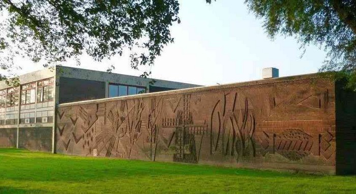 Relief Tollenaar broodfabriek