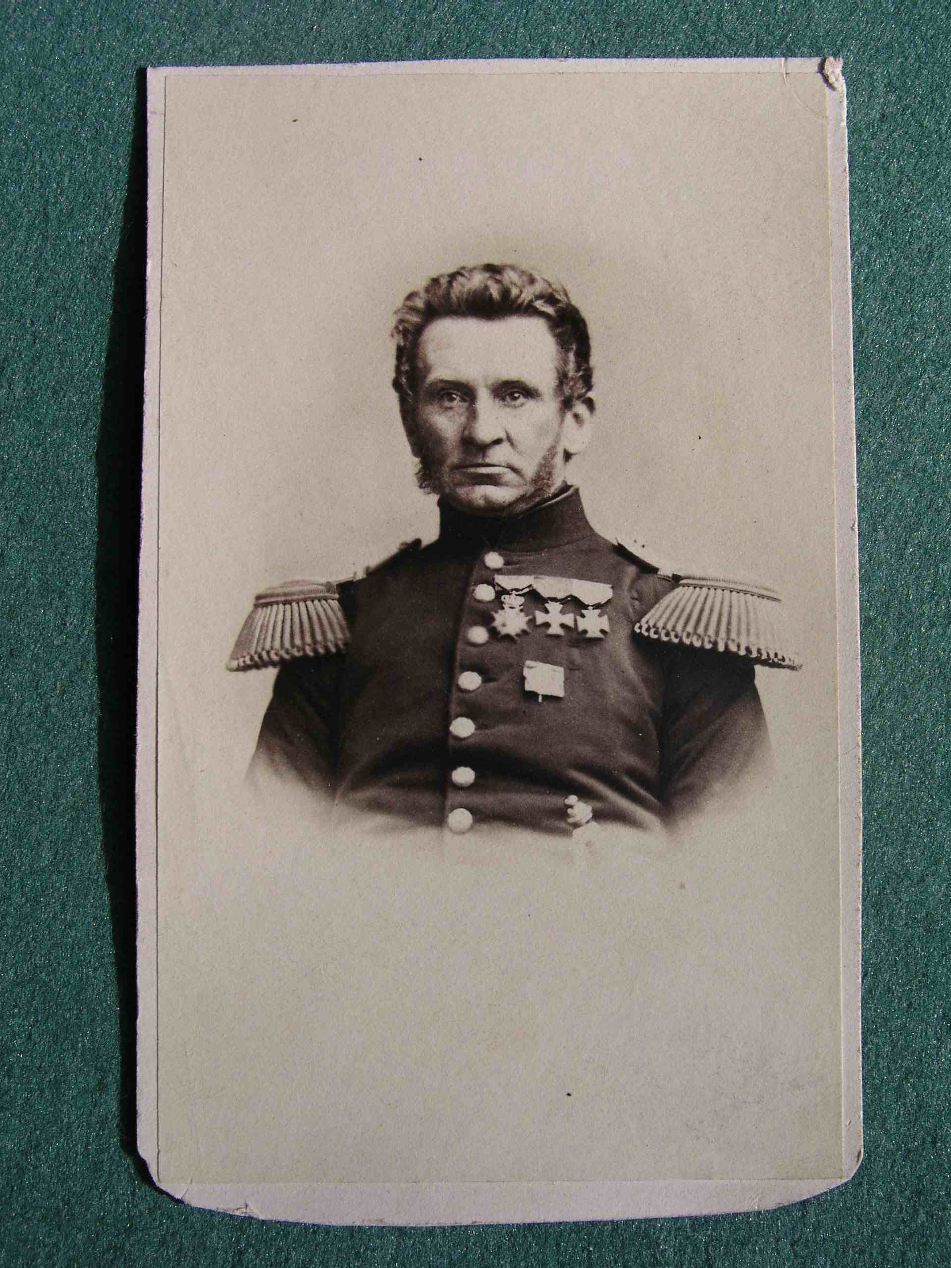 Carte de visite portretfoto van Dr. Mathijsen, Vlissingen 1874 Foto Jac. Biemans P1010026 (23)